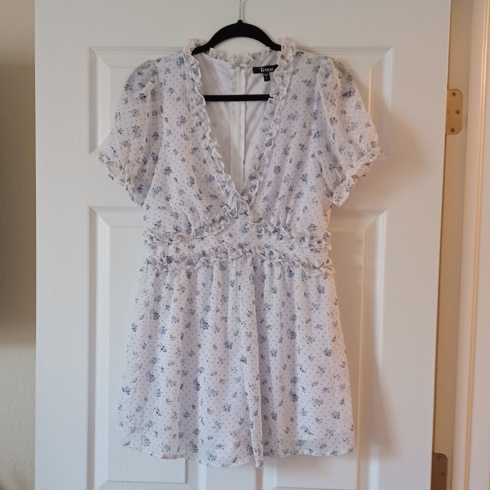 LIKE NEW!  Trixxi Blue & White Floral Ruffle Trim Romper Size Large - Picture 3 of 9